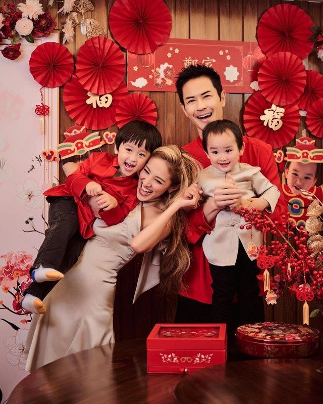 玄彬、孙艺珍 3 月结婚:盘点亚洲 6 对因戏结缘,从萤幕夫妻变真实夫妻! 内容图3 女神网-大潮社TV实时追踪属于女人新资讯的综合网站! 玄彬、孙艺珍 3 月结婚:盘点亚洲 6 对因戏结缘,从萤幕夫妻变真实夫妻! 影视娱乐 图3张