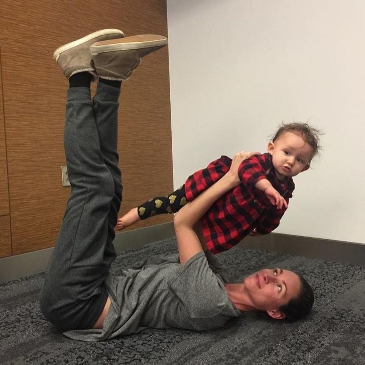 完美身材不是梦!这五位瑜伽大师也太美了! 内容图4 女神网-大潮社TV实时追踪属于女人新资讯的综合网站! 完美身材不是梦!这五位瑜伽大师也太美了! 健康养生 图4张