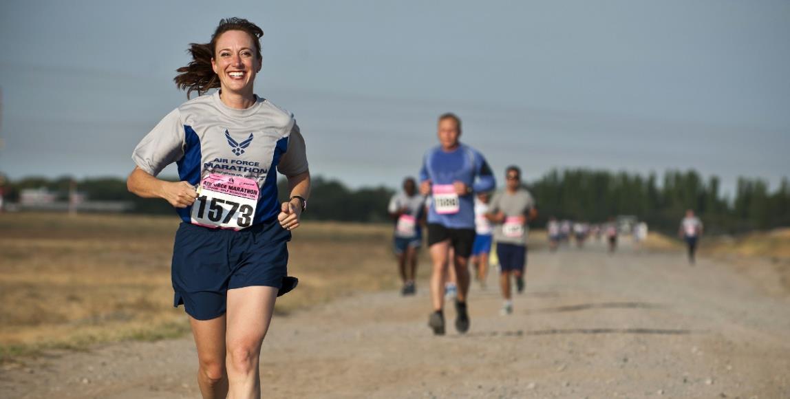 路跑正夯,注意跑步姿势与足弓构造,拒绝马拉松造成的慢伤害! 内容图1 女神网-大潮社TV实时追踪属于女人新资讯的综合网站! 路跑正夯,注意跑步姿势与足弓构造,拒绝马拉松造成的慢伤害! 健康养生 图1张