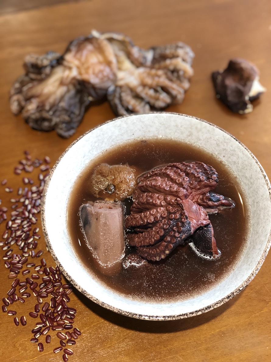 喝碗汤吧!冬季养生暖身一把罩,3 款简易煲汤在家就能做! 内容图3 女神网-大潮社TV实时追踪属于女人新资讯的综合网站! 喝碗汤吧!冬季养生暖身一把罩,3 款简易煲汤在家就能做! 健康养生 图3张