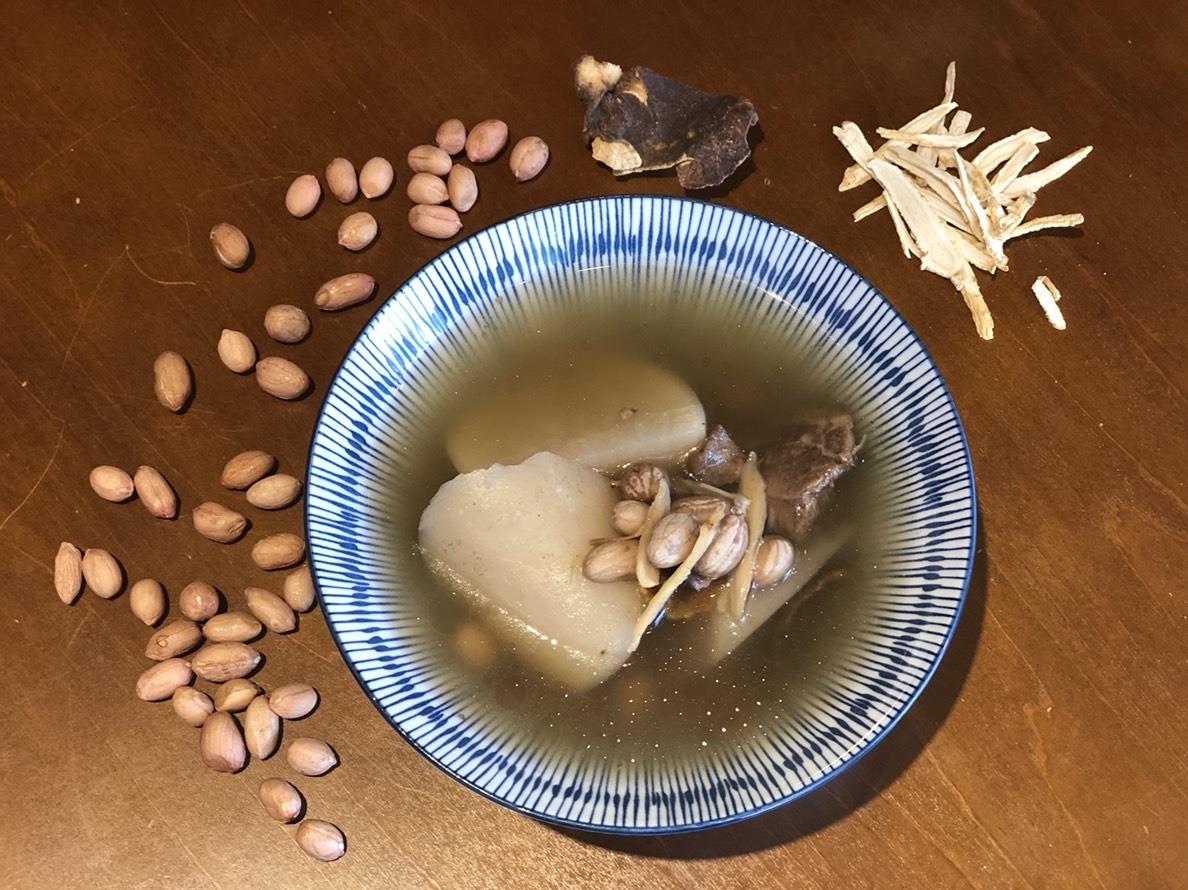 喝碗汤吧!冬季养生暖身一把罩,3 款简易煲汤在家就能做! 内容图4 女神网-大潮社TV实时追踪属于女人新资讯的综合网站! 喝碗汤吧!冬季养生暖身一把罩,3 款简易煲汤在家就能做! 健康养生 图4张