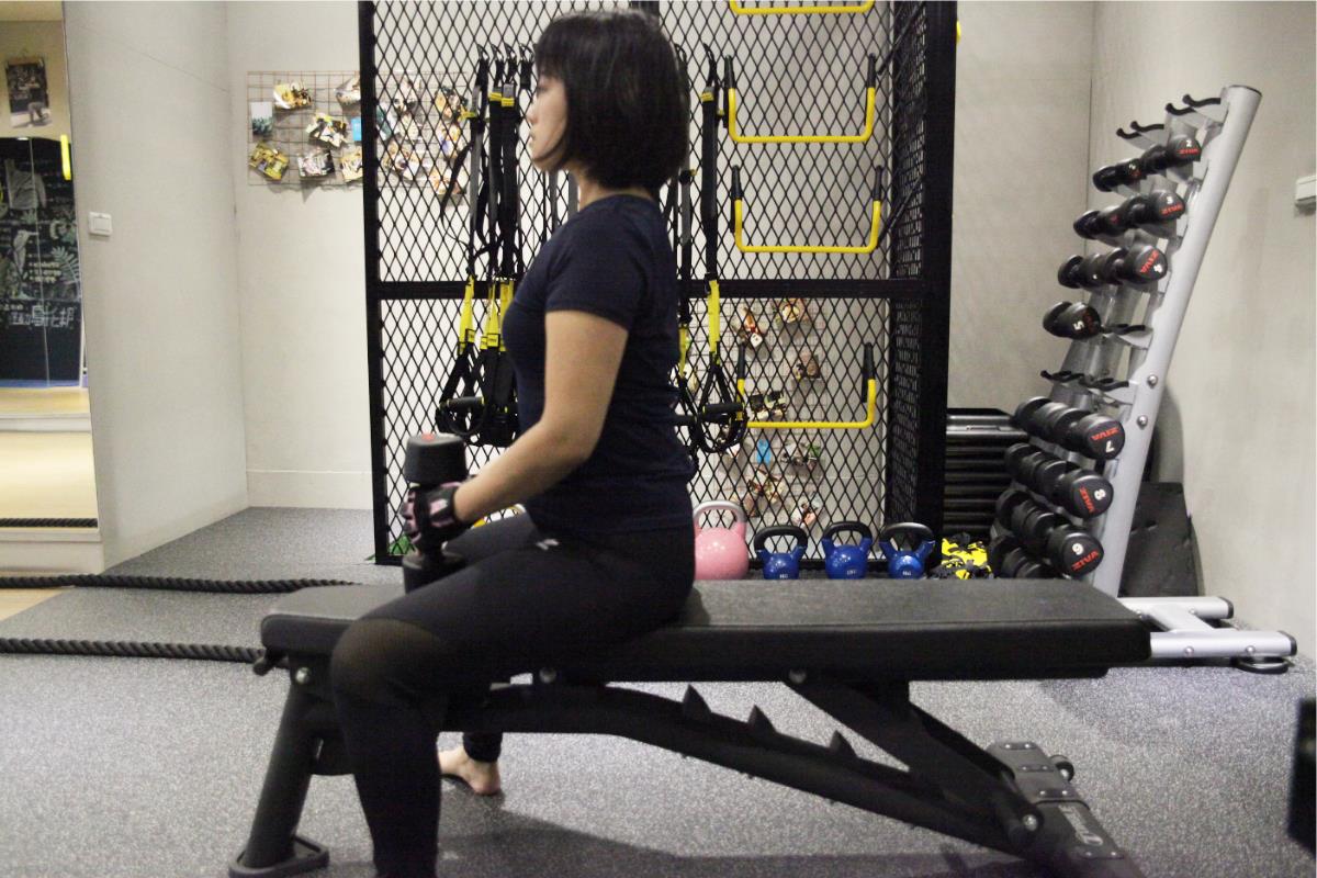 轻松驾驭小可爱、削肩背心!3 组夏天必做消除掰掰袖训练,打造迷人手臂线条 内容图2 女神网-大潮社TV实时追踪属于女人新资讯的综合网站! 轻松驾驭小可爱、削肩背心!3 组夏天必做消除掰掰袖训练,打造迷人手臂线条 健康养生 图2张