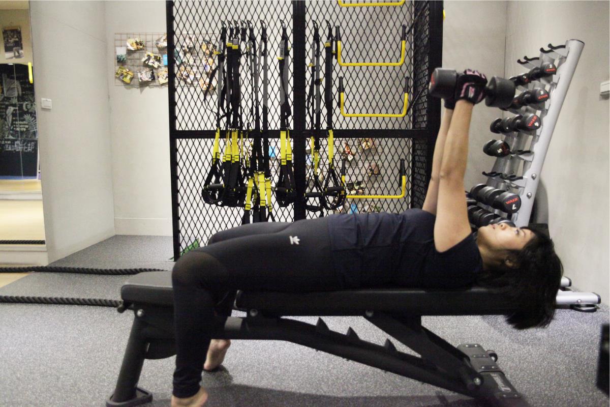 轻松驾驭小可爱、削肩背心!3 组夏天必做消除掰掰袖训练,打造迷人手臂线条 内容图3 女神网-大潮社TV实时追踪属于女人新资讯的综合网站! 轻松驾驭小可爱、削肩背心!3 组夏天必做消除掰掰袖训练,打造迷人手臂线条 健康养生 图3张