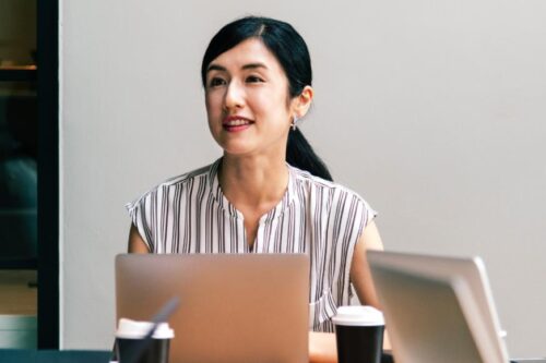 【办公室健康】上班一整天眼睛好酸痛？适时休息多做眼球运动，顾好你的灵魂之窗