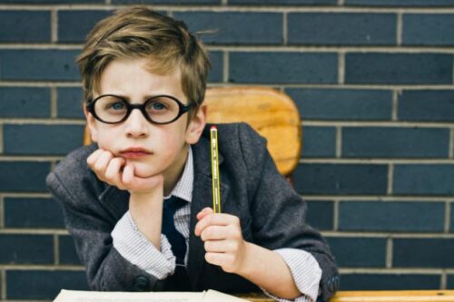 看电视不一定会近视！留意孩子 2 大日常用眼习惯，守护宝贝的灵魂之窗