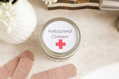 居家万用药膏怎么擦才对？皮肤科医师直指 3 大重点，用对了才能提升效益