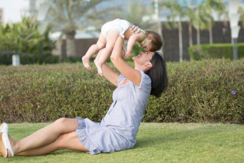 产后掉发好忧郁！皮肤科医师建议：寻求专业定期做头皮检测，找回亮丽秀发