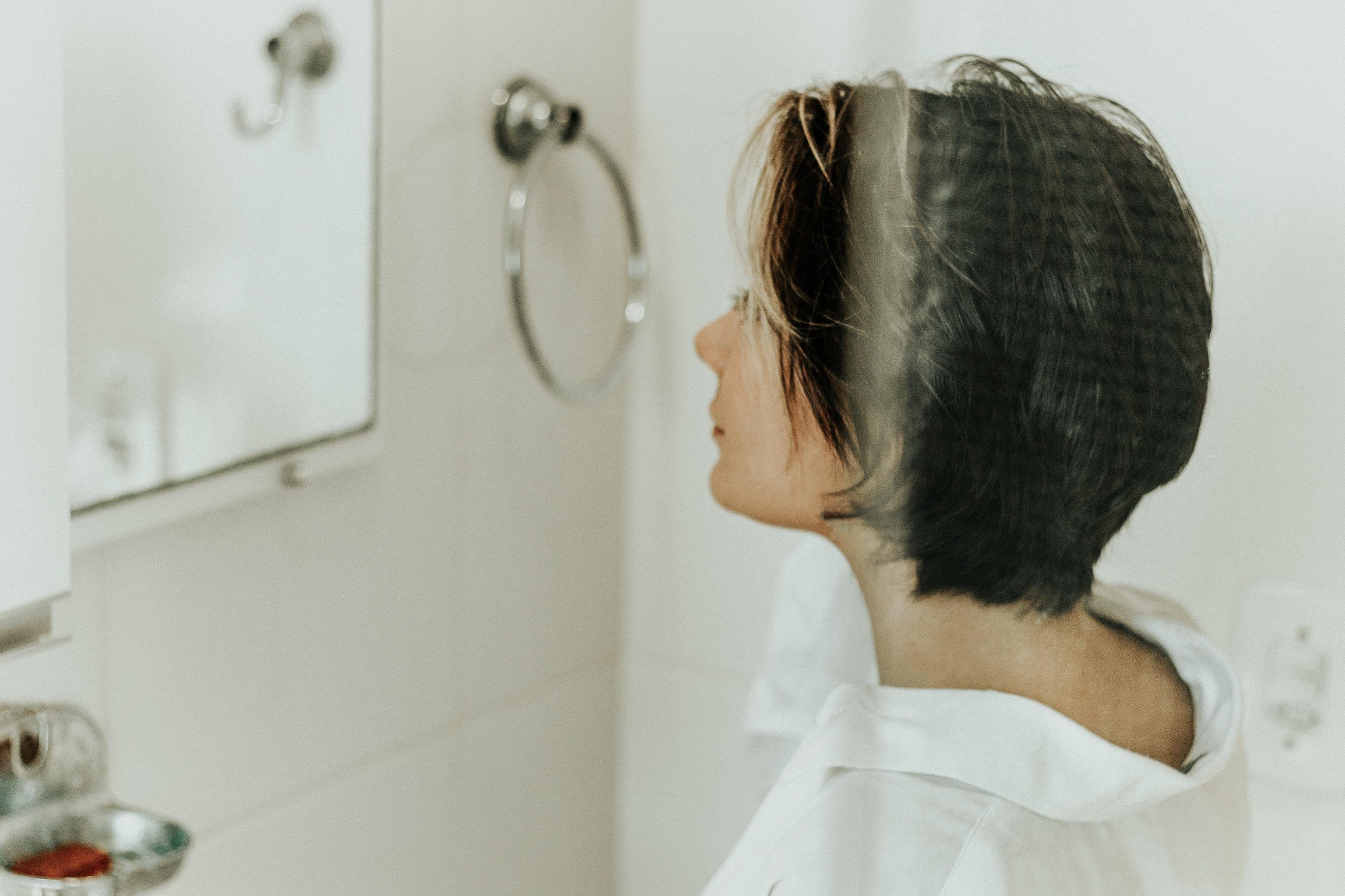 每个女人都要会的自我检测!每天一分钟,用 3 个简单步骤落实乳癌预防 内容图3 女神网-大潮社TV实时追踪属于女人新资讯的综合网站! 每个女人都要会的自我检测!每天一分钟,用 3 个简单步骤落实乳癌预防 健康养生 图3张