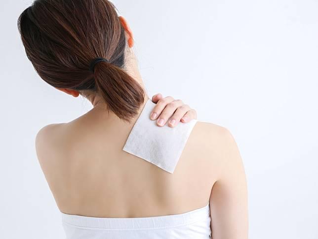 破解腰酸背痛的 5 大原因:别怀疑!这些坏习惯你每天都在做 内容图5 女神网-大潮社TV实时追踪属于女人新资讯的综合网站! 破解腰酸背痛的 5 大原因:别怀疑!这些坏习惯你每天都在做 健康养生 图5张