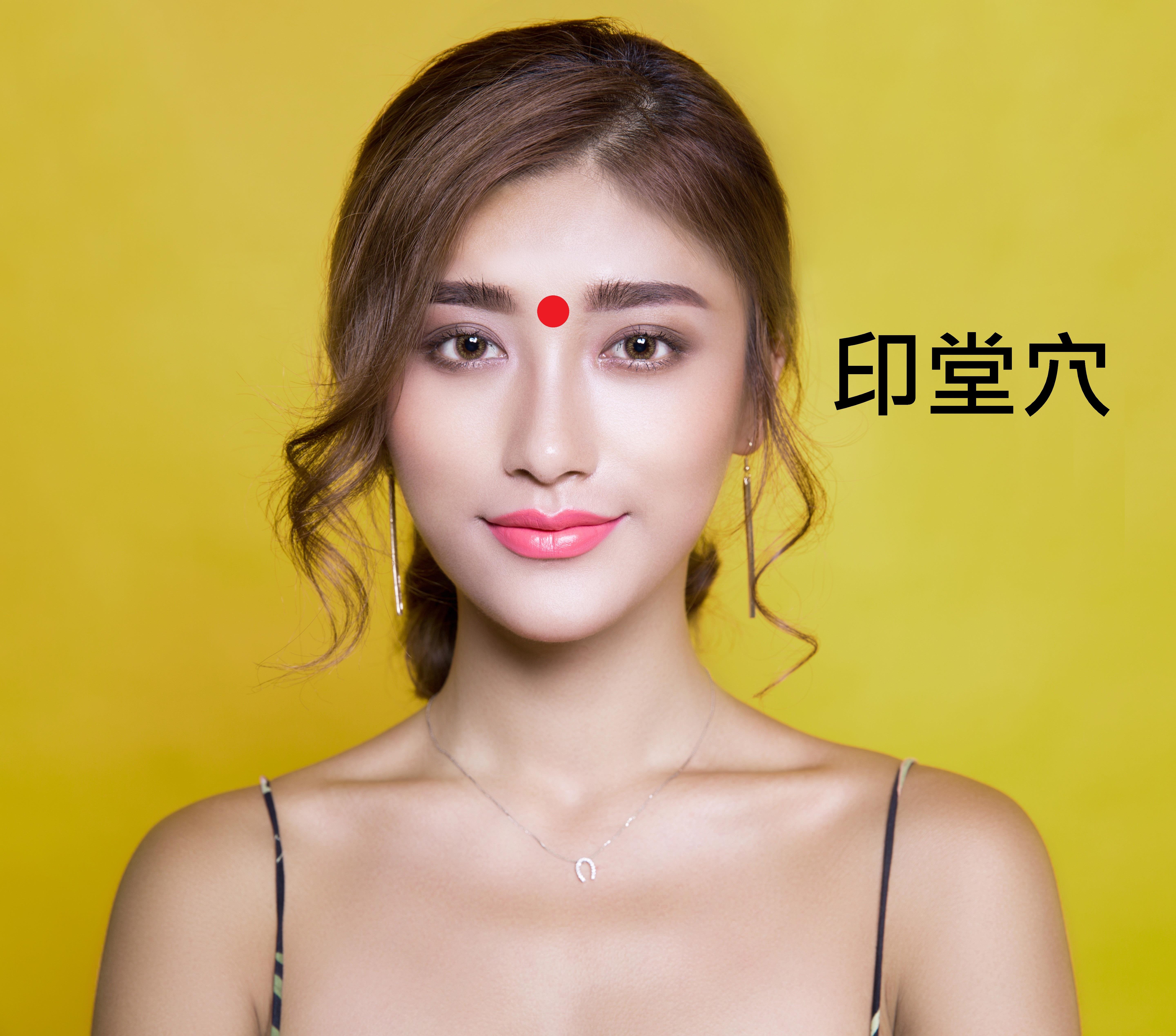 【办公室健康】突如其来的头痛欲裂该怎么办?8 个穴道缓解,按一按好轻松! 内容图7 女神网-大潮社TV实时追踪属于女人新资讯的综合网站! 【办公室健康】突如其来的头痛欲裂该怎么办?8 个穴道缓解,按一按好轻松! 健康养生 图7张