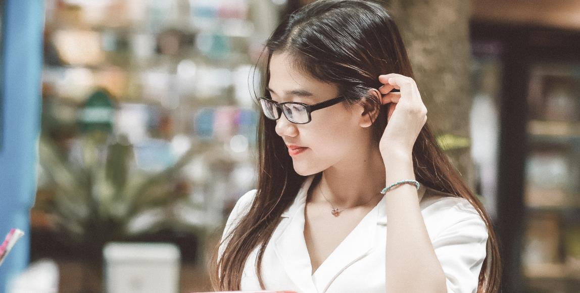 产后头发掉不停,担心秃头危机?皮肤科医师直指 3 方向,确认落发因素并从生活落实预防 内容图1 女神网-大潮社TV实时追踪属于女人新资讯的综合网站! 产后头发掉不停,担心秃头危机?皮肤科医师直指 3 方向,确认落发因素并从生活落实预防 健康养生 图1张