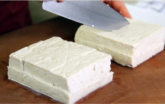 营养价值超高!认识南北豆腐特性、学会 4 个小秘诀,煮出美味不易碎的豆腐料理 内容图2 女神网-大潮社TV实时追踪属于女人新资讯的综合网站! 1585621714879