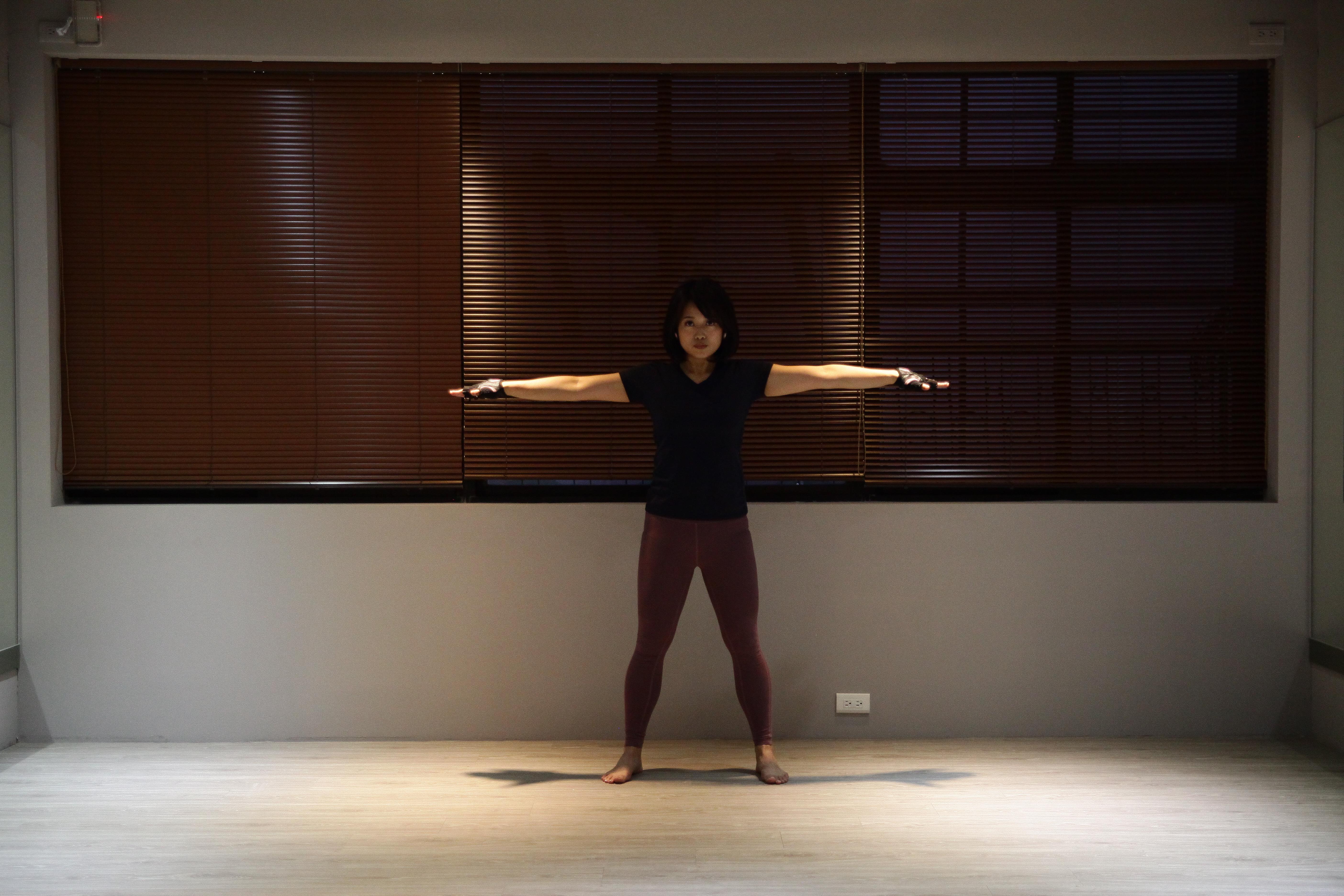 别再用没时间当借口!6 组简单居家运动,伸展锻炼、活络好久没动的筋骨 内容图4 女神网-大潮社TV实时追踪属于女人新资讯的综合网站! IMG_7561