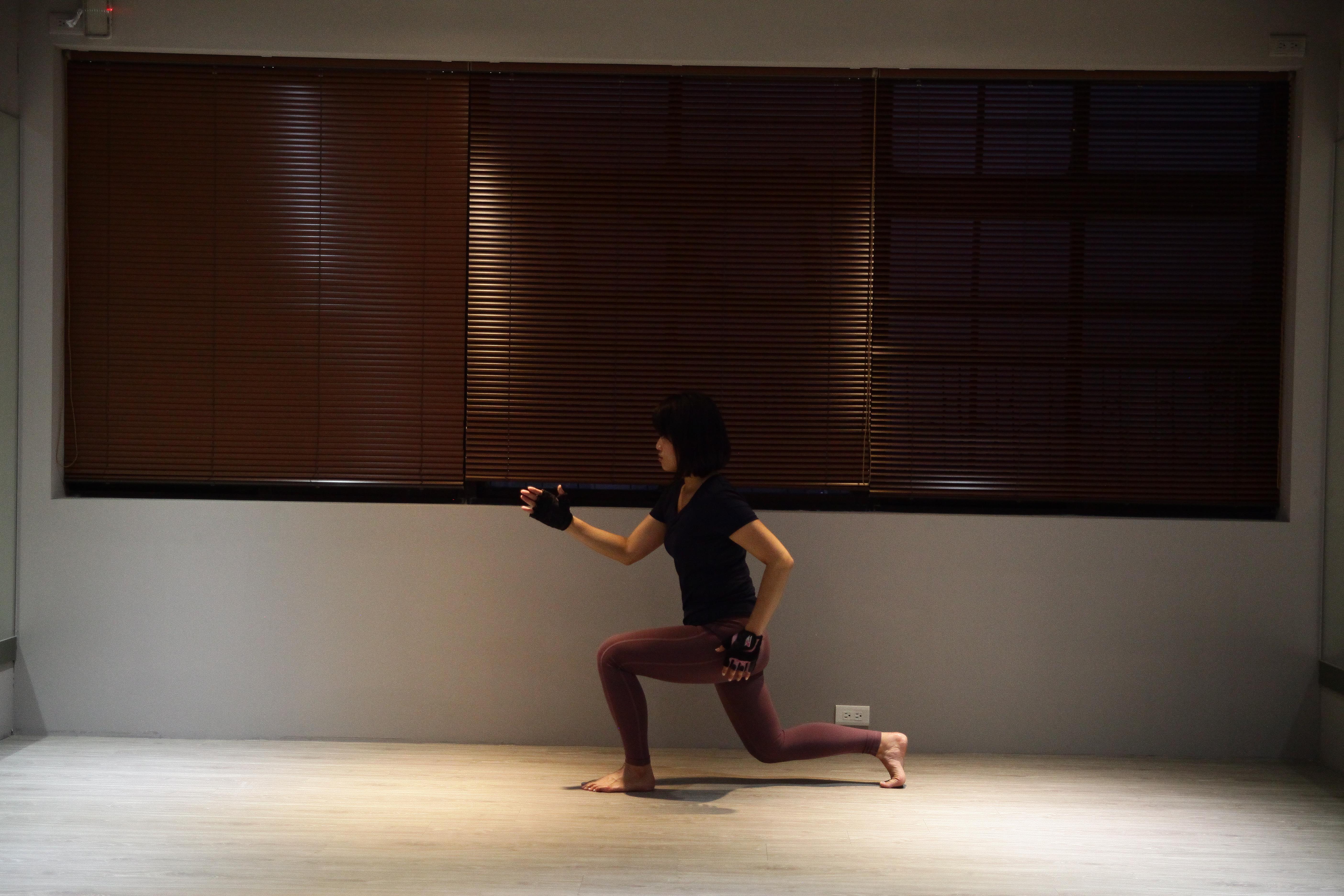 别再用没时间当借口!6 组简单居家运动,伸展锻炼、活络好久没动的筋骨 内容图5 女神网-大潮社TV实时追踪属于女人新资讯的综合网站! IMG_7566