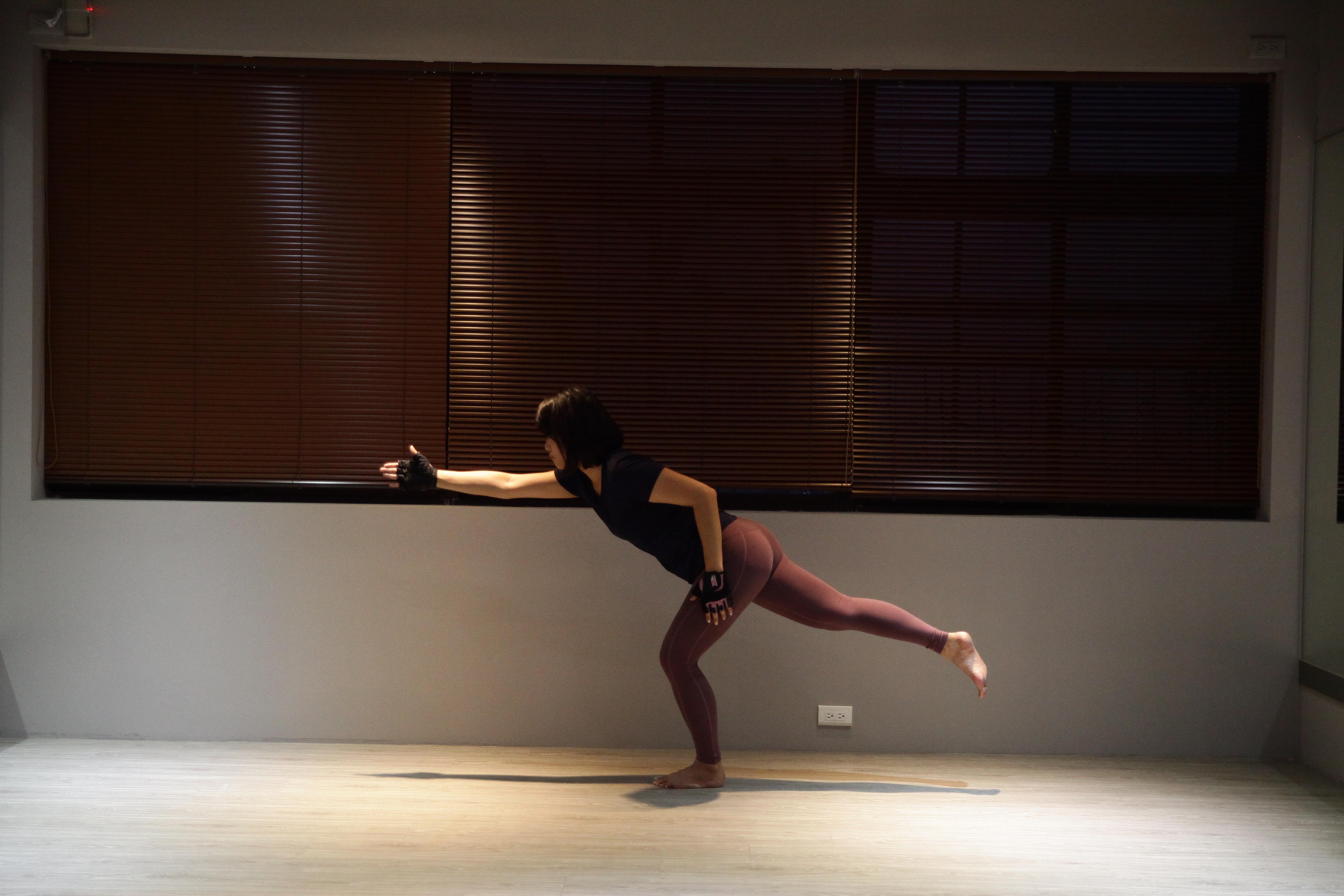 别再用没时间当借口!6 组简单居家运动,伸展锻炼、活络好久没动的筋骨 内容图6 女神网-大潮社TV实时追踪属于女人新资讯的综合网站! IMG_7568