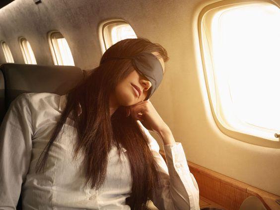 过年别只顾追剧、打电动:适时伸展、按摩腿部,以免造成“经济舱症候群” 内容图2 女神网-大潮社TV实时追踪属于女人新资讯的综合网站! 2ddcdecbbf86509a998f8b6f603aab16