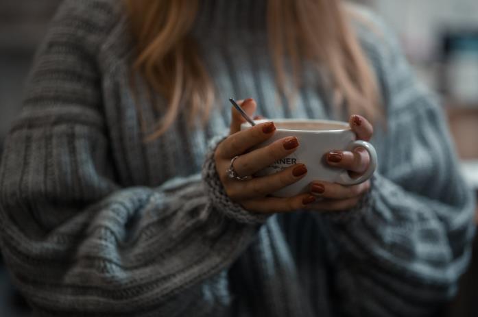 手脚冷吱吱怎么办?中医指出 3 大主因:从生活饮食、运动习惯、穴位按摩温热身体、促进血液循环 内容图2 女神网-大潮社TV实时追踪属于女人新资讯的综合网站! screenshot-www.pexels.com-2020.01.06-14_16_17