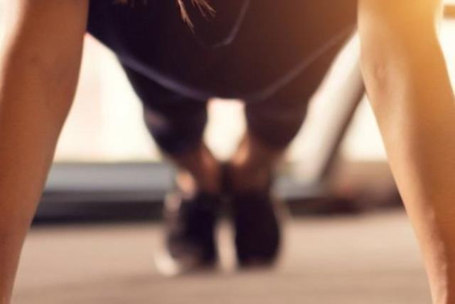 把握天气冷减肥的黄金时期!研究发现:人体发抖可加强燃烧热量,脂肪击退再加倍 内容图5 女神网-大潮社TV实时追踪属于女人新资讯的综合网站! 把握天气冷减肥的黄金时期!研究发现:人体发抖可加强燃烧热量,脂肪击退再加倍 健康养生 图5张