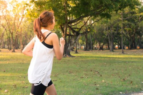 越跑全身越酸痛？《最强跑步分析全书》教你拍下自己的跑姿，修正出正确无伤害的动作
