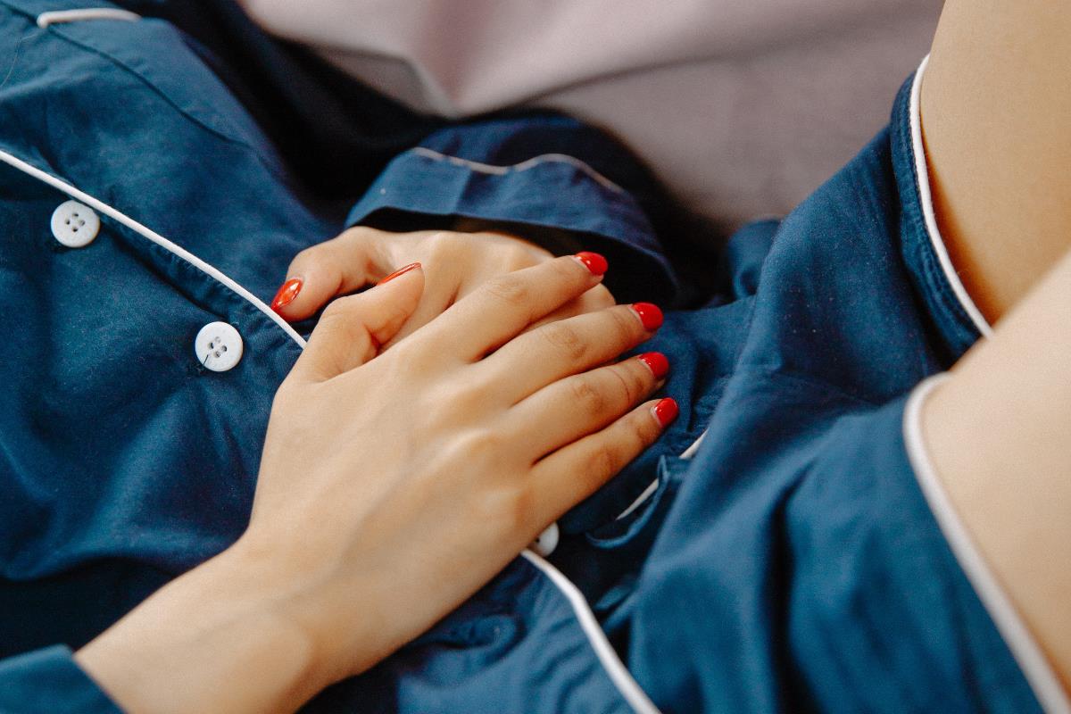 【办公室健康】站着坐着都好痛苦!妇产科医师提醒:上班族爱憋尿、不喝水,都是膀胱炎的高危险族群 内容图2 女神网-大潮社TV实时追踪属于女人新资讯的综合网站! 01