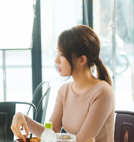 大量落发是不是生病了?皮肤科医师指出:“短期大量落发,当心免疫力失调” 内容图3 女神网-大潮社TV实时追踪属于女人新资讯的综合网站! 644480b33f729613761f2af54989e597