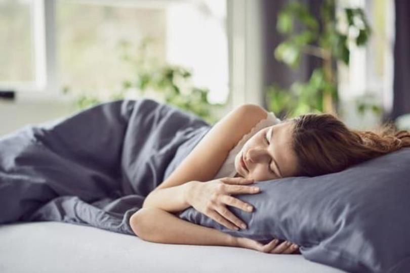 一觉醒来“肿”么了?请注意 5 招消水肿的重要关键:断开不健康的恶性循环 内容图5 女神网-大潮社TV实时追踪属于女人新资讯的综合网站! 一觉醒来“肿”么了?请注意 5 招消水肿的重要关键:断开不健康的恶性循环 健康养生 图5张