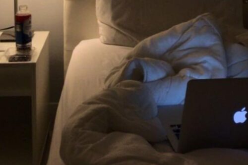 熬夜会影响你的瘦身大计？睡饱 8 小时，让“瘦体素”帮你抑制旺盛食欲