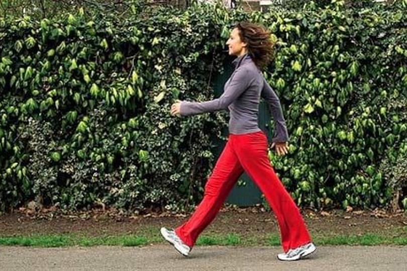 每天健走 1 小时,维持习惯最重要:热身、收操这样做,回家不怕腰酸、膝盖痛! 内容图2 女神网-大潮社TV实时追踪属于女人新资讯的综合网站! 每天健走 1 小时,维持习惯最重要:热身、收操这样做,回家不怕腰酸、膝盖痛! 健康养生 图2张