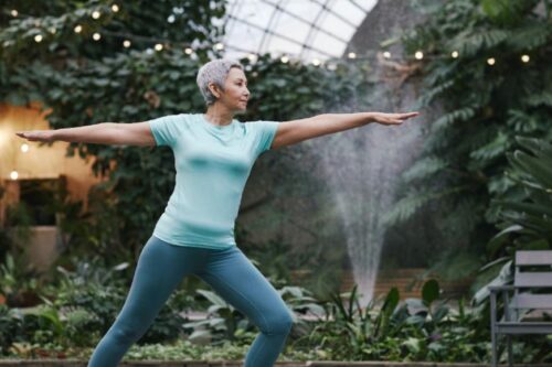 嘴唇变薄、头发稀疏…11 个初老症状你有吗？吃进抗衰老食物，保持 8 个冻龄好习惯！ 　