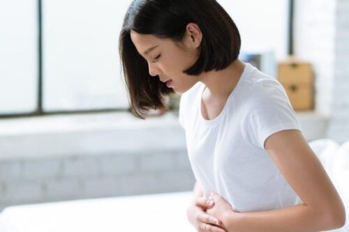 每次月经都是血泪的考验！子宫肌腺瘤症状：经血量大、经痛时间长