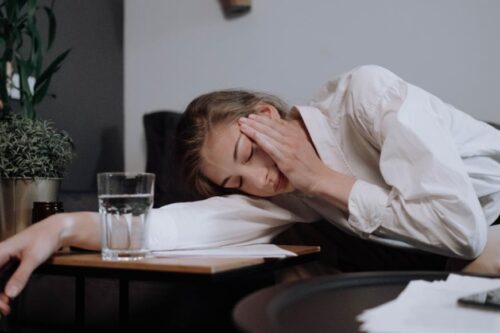 预防脑中风全攻略！清淡饮食、避免泡热水澡，多吃“这个”食物抑制胆固醇的合成