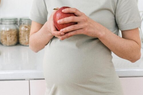 反复阴道炎竟是不孕元凶？中医师建议多喝水、少吃甜食，搞定分泌物自然好孕报到