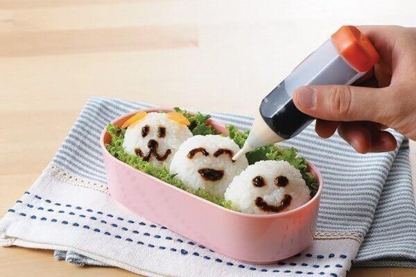 手残也能做!利用超强日式小物,让便当秒晋升日本妈妈等级 内容图2 女神网-大潮社TV实时追踪属于女人新资讯的综合网站! japanese-bento-accessories2.jpg