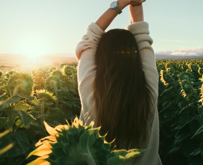 一日之计在于晨:起床第一件事别再滑手机!快改掉这些不知不觉养成的“日常坏习惯” 内容图5 女神网-大潮社TV实时追踪属于女人新资讯的综合网站! FotoJet - 2019-11-15T154420.159