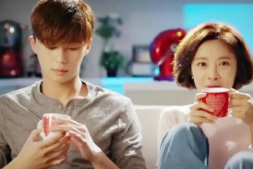 坐姿可以看出人的隐藏性格？美国肢体语言家证实：“习惯能表现一个人的特征”