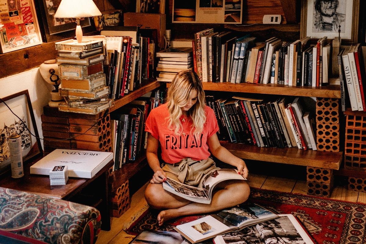 坐姿可以看出人的隐藏性格?美国肢体语言家证实:“习惯能表现一个人的特征” 内容图4 女神网-大潮社TV实时追踪属于女人新资讯的综合网站! 坐姿可以看出人的隐藏性格?美国肢体语言家证实:“习惯能表现一个人的特征” 家庭学堂 图4张