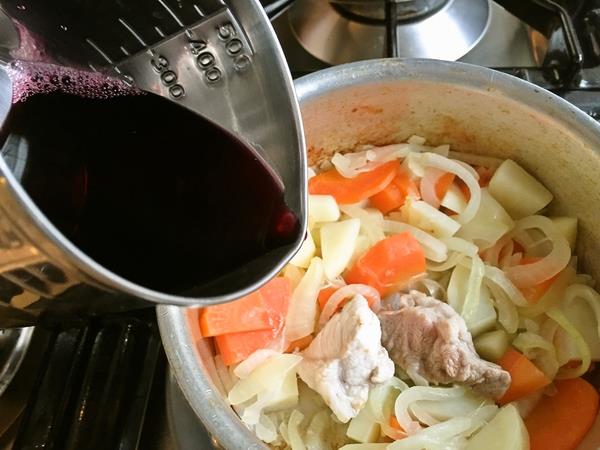 是什么让咖哩变得更好吃了?8 个让家常咖哩变得浓郁香醇的“隐藏版”秘诀 内容图5 女神网-大潮社TV实时追踪属于女人新资讯的综合网站! 20160308105621.jpg