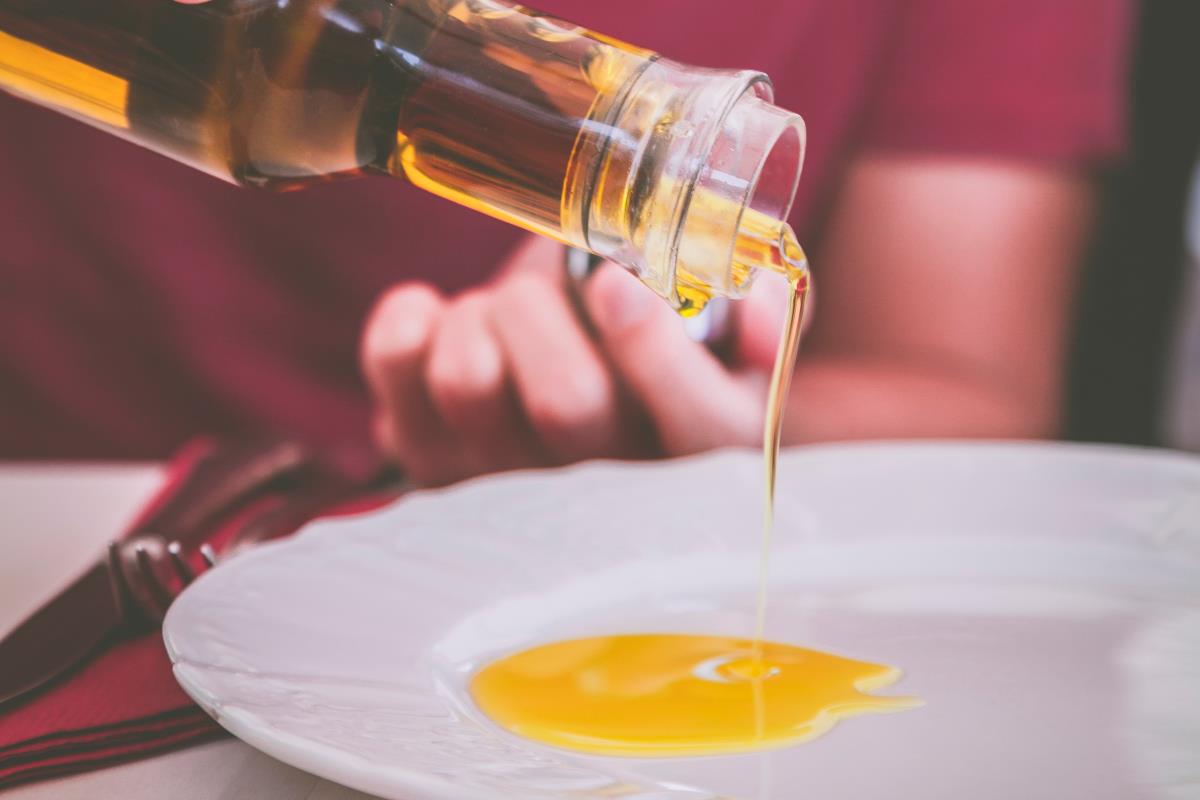 Bye-bye 红豆冰!夏日 4 招驱蚊术,利用果皮、大蒜、薰衣草等“天然材料”还你清爽舒适的生活空间 内容图4 女神网-大潮社TV实时追踪属于女人新资讯的综合网站! Bye-bye 红豆冰!夏日 4 招驱蚊术,利用果皮、大蒜、薰衣草等“天然材料”还你清爽舒适的生活空间 家庭学堂 图4张