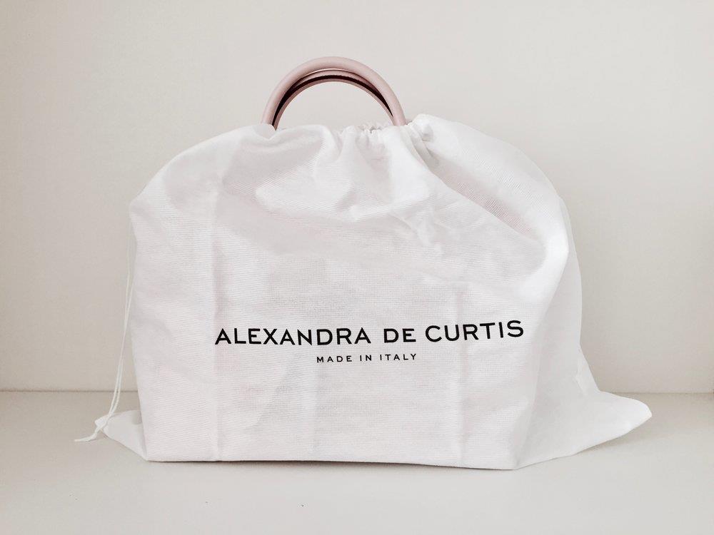 精品包保养需知:学会 5 个超强收纳保养术,预防发霉、氧化危机 内容图5 女神网-大潮社TV实时追踪属于女人新资讯的综合网站! image-asset (1).jpeg