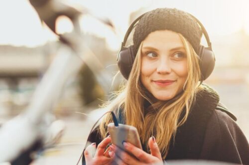 办公室统一播放音乐，遇到哪种情况最崩溃？真的别让同一个人固定当 DJ！