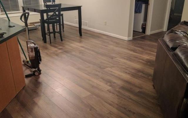 居家地板清洁“技”!掌握 4 种材质的喜恶,让地板回到亮丽的崭新状态 内容图5 女神网-大潮社TV实时追踪属于女人新资讯的综合网站! 居家地板清洁“技”!掌握 4 种材质的喜恶,让地板回到亮丽的崭新状态 家庭学堂 图5张