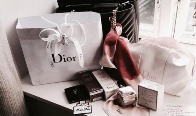 改掉“先花费,后储蓄”的坏习惯!养成 5 个理财好习惯,脱离月光族群 内容图5 女神网-大潮社TV实时追踪属于女人新资讯的综合网站! 改掉“先花费,后储蓄”的坏习惯!养成 5 个理财好习惯,脱离月光族群 家庭学堂 图5张