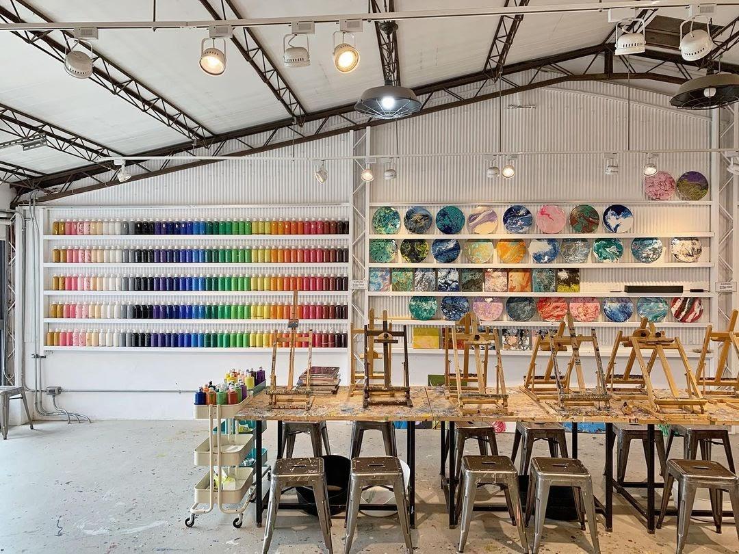 今天不约咖啡厅!推荐 4 间内地台湾休闲画室,假日快揪姊妹一起当个天才小画家 内容图4 女神网-大潮社TV实时追踪属于女人新资讯的综合网站! 今天不约咖啡厅!推荐 4 间内地台湾休闲画室,假日快揪姊妹一起当个天才小画家 家庭学堂 图4张