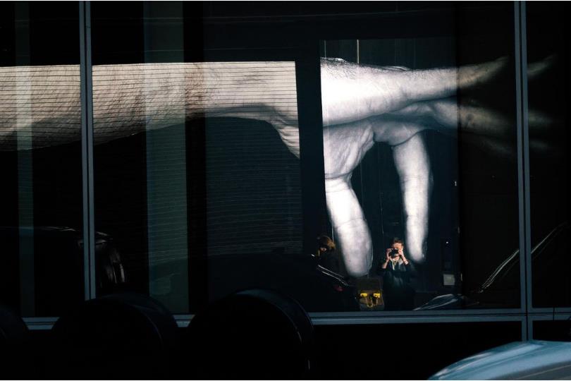 是内心的渴望还是某种救赎?3 位摄影师“独特视角”构筑令人莞尔一笑的趣味日常 内容图2 女神网-大潮社TV实时追踪属于女人新资讯的综合网站! 是内心的渴望还是某种救赎?3 位摄影师“独特视角”构筑令人莞尔一笑的趣味日常 家庭学堂 图2张