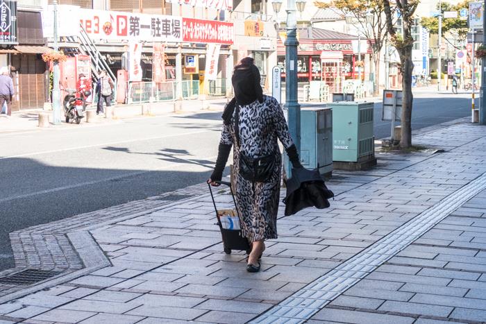 是内心的渴望还是某种救赎?3 位摄影师“独特视角”构筑令人莞尔一笑的趣味日常 内容图6 女神网-大潮社TV实时追踪属于女人新资讯的综合网站! 是内心的渴望还是某种救赎?3 位摄影师“独特视角”构筑令人莞尔一笑的趣味日常 家庭学堂 图6张