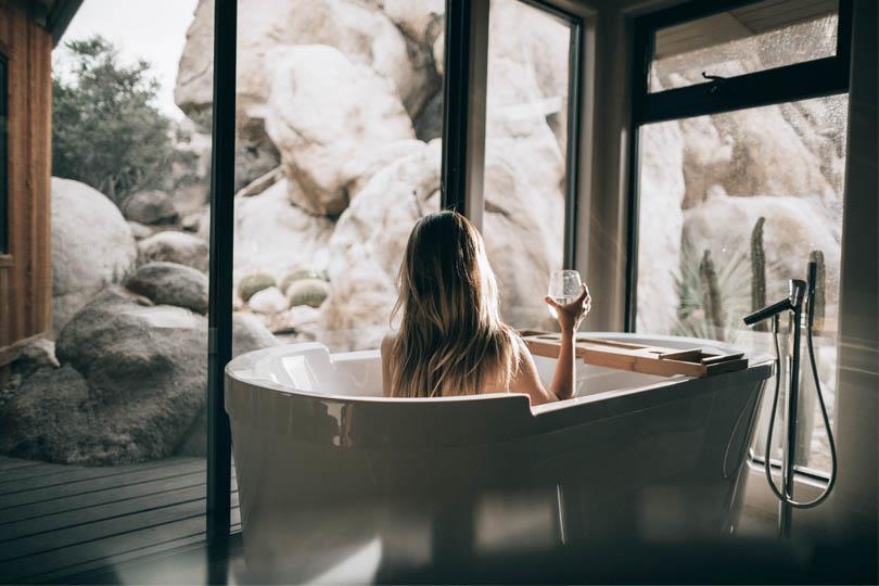 熬夜、失眠好憔悴!学会 5 招:眼周热敷、泡热水澡…快速恢复精神气色 内容图2 女神网-大潮社TV实时追踪属于女人新资讯的综合网站! 熬夜、失眠好憔悴!学会 5 招:眼周热敷、泡热水澡…快速恢复精神气色 家庭学堂 图2张