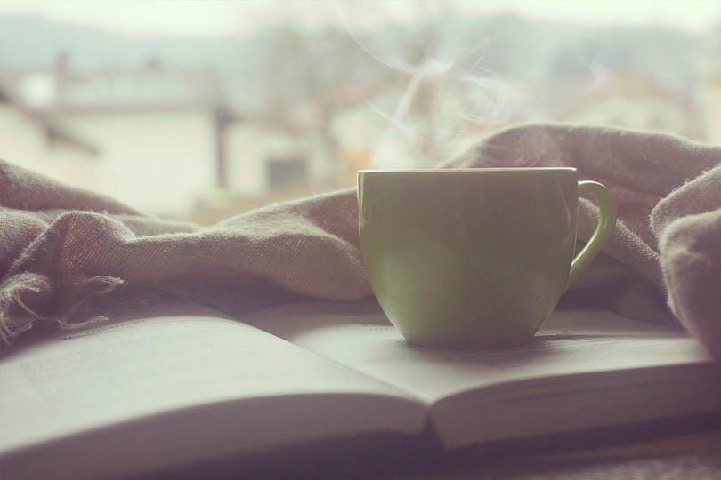 熬夜、失眠好憔悴!学会 5 招:眼周热敷、泡热水澡…快速恢复精神气色 内容图4 女神网-大潮社TV实时追踪属于女人新资讯的综合网站! 熬夜、失眠好憔悴!学会 5 招:眼周热敷、泡热水澡…快速恢复精神气色 家庭学堂 图4张