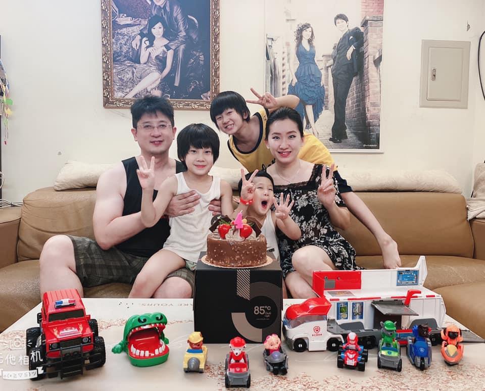 冬天在家怎么煮?参考人气团购主果果妈的 3 样好物推荐:火锅汤底、实用调理锅,轻松做出健康餐点 内容图2 女神网-大潮社TV实时追踪属于女人新资讯的综合网站! 冬天在家怎么煮?参考人气团购主果果妈的 3 样好物推荐:火锅汤底、实用调理锅,轻松做出健康餐点 家庭学堂 图2张