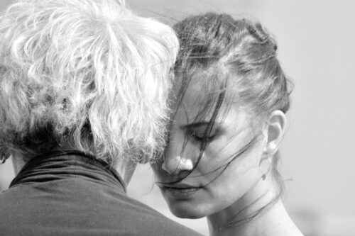 衣柜里的旧衣服