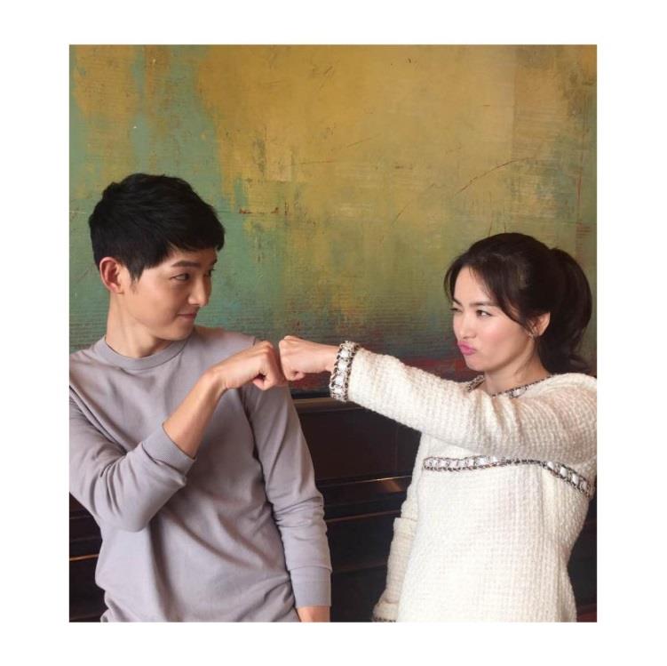 宋仲基 & 宋慧乔:对于一见锺情这件事,我该道歉,还是结婚? 内容图8 女神网-大潮社TV实时追踪属于女人新资讯的综合网站! CP_9